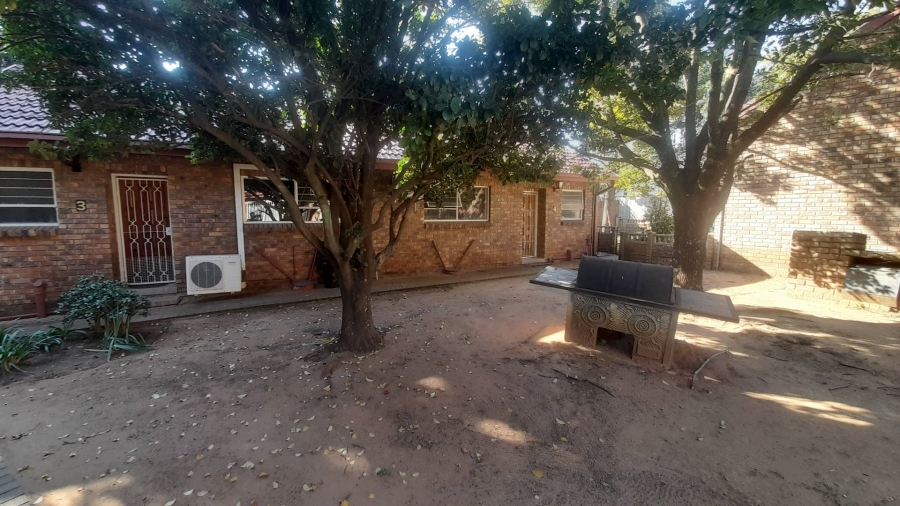 1 Bedroom Property for Sale in Meerhof North West